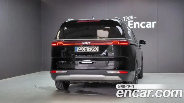 Kia Canival Carnival 4 поколение 9 мест Prestige — Фото автомобиля 4
