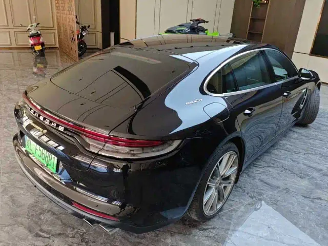 Porsche Panamera — Фото автомобиля 2