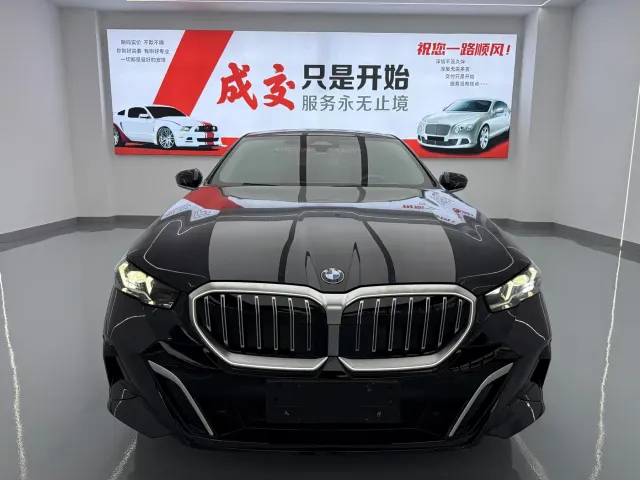 BMW 5 Series — Фото автомобиля 2