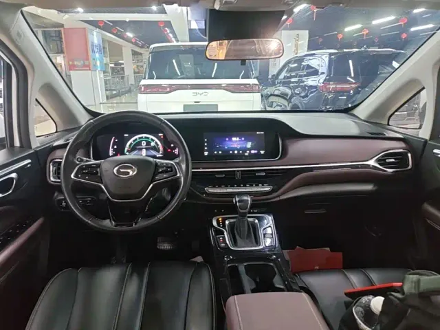GAC Trumpchi M6 — Фото автомобиля 9