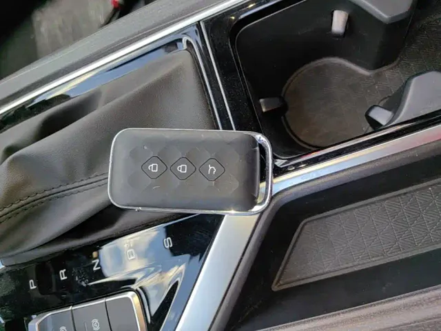 Wuling Jiachen — Фото автомобиля 16