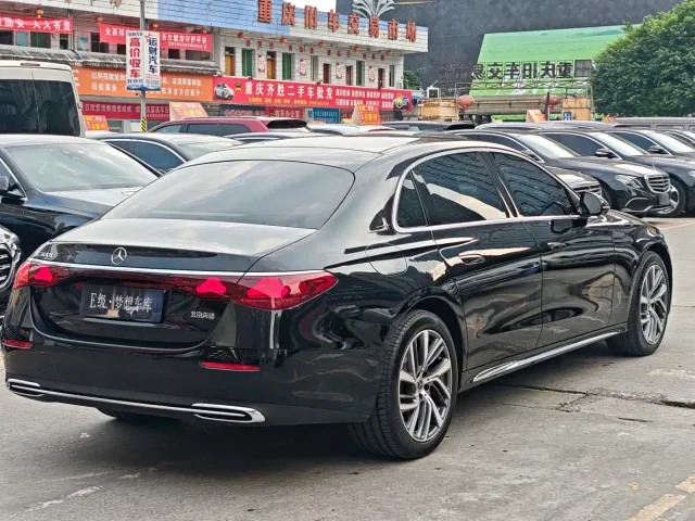 Mercedes-Benz E-Class — Фото автомобиля 17