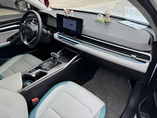 Geely Emgrand — Фото автомобиля 18