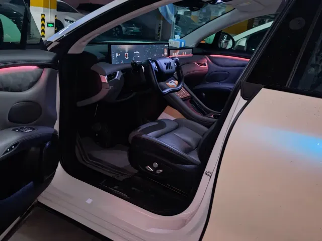 IM Motors LS6 — Фото автомобиля 7