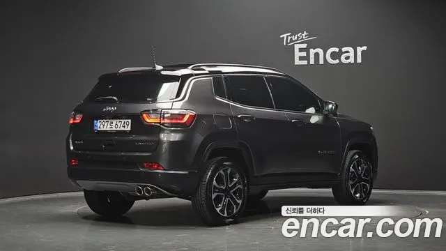 Jeep Compass — Фото автомобиля 2