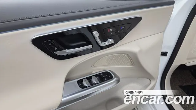 Mercedes-Benz E-Class — Фото автомобиля 28
