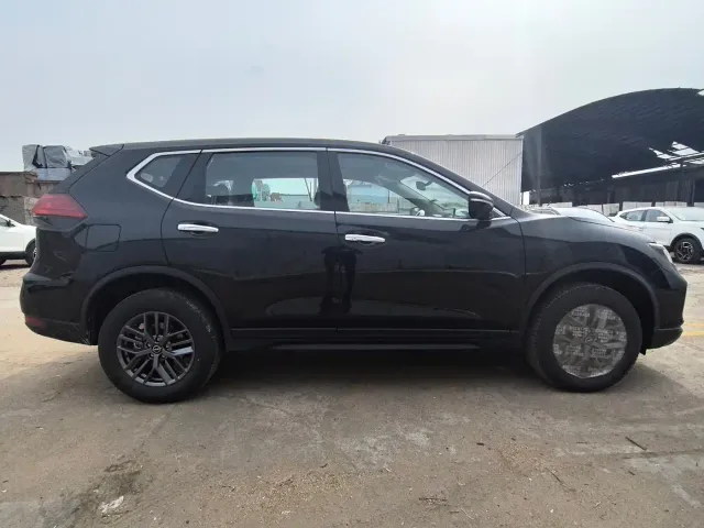 Nissan X-Trail — Фото автомобиля 7