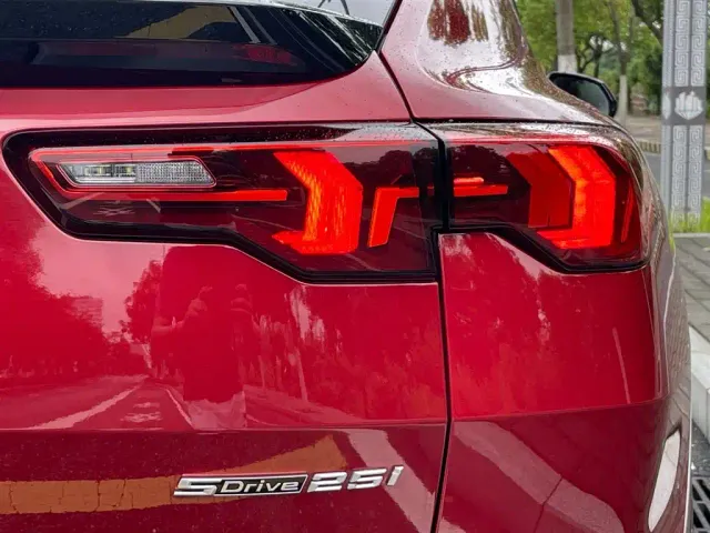 BMW X2 — Фото автомобиля 10