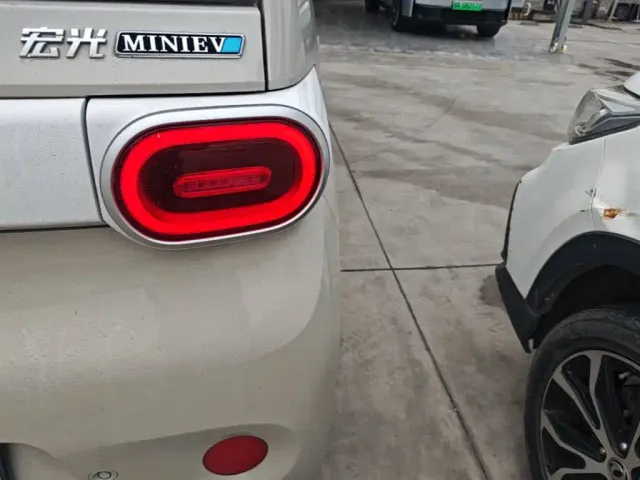 Wuling Hongguang Mini EV — Фото автомобиля 7