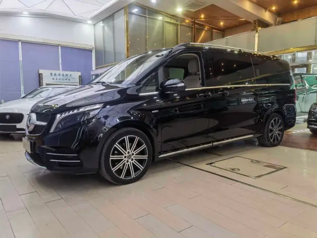 Фотография автомобиля — Mercedes-Benz V-Class