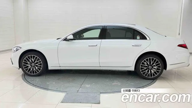Mercedes-Benz S-Class — Фото автомобиля 2