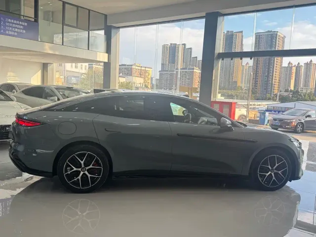 BYD Han L — Фото автомобиля 6
