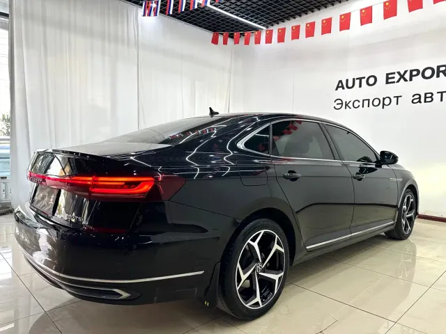 Volkswagen Passat — Фото автомобиля 4