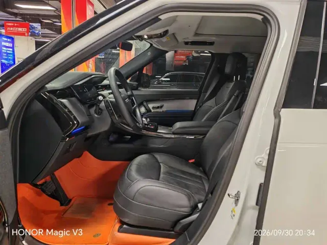 Land Rover Range Rover Sport — Фото автомобиля 4