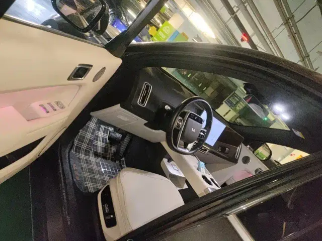 Li Auto L7 — Фото автомобиля 7