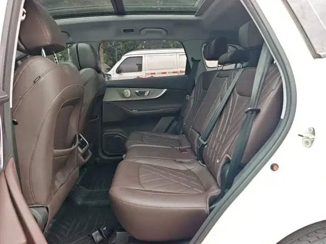 Chery Tiggo 8 PLUS — Фото автомобиля 16