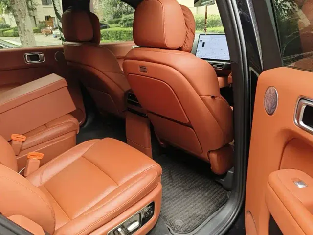 Li Auto L9 — Фото автомобиля 11