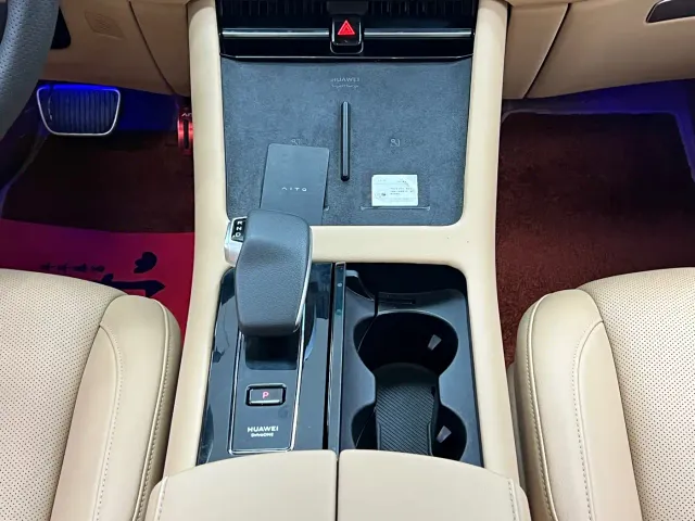 Aito M7 — Фото автомобиля 27