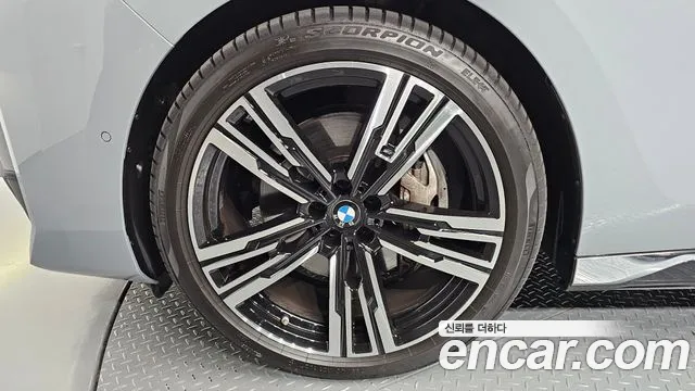 BMW 7 Series G70 — Фото автомобиля 5