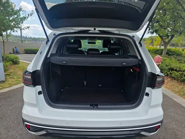 Volkswagen Tharu — Фото автомобиля 4