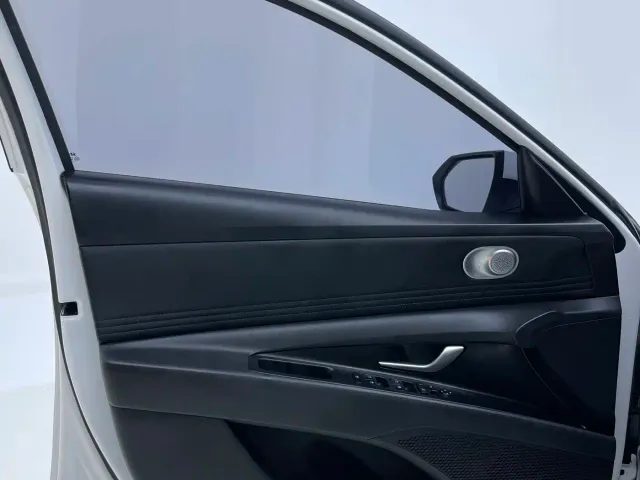 Hyundai Elantra — Фото автомобиля 16