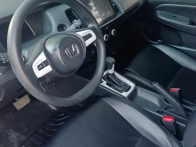 Honda Fit — Фото автомобиля 3