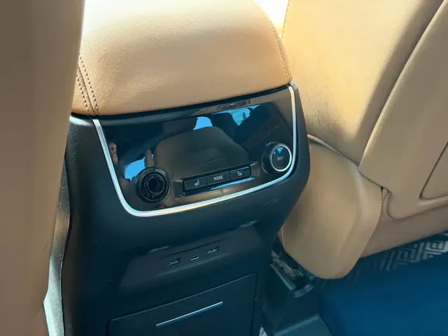 Li Auto ONE — Фото автомобиля 13