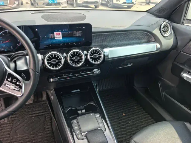 Mercedes-Benz GLB-Class — Фото автомобиля 13