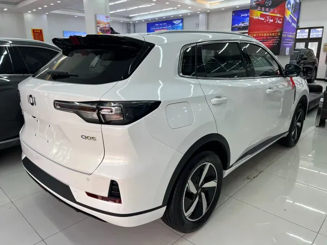 Changan Qiyuan Q05 — Фото автомобиля 9