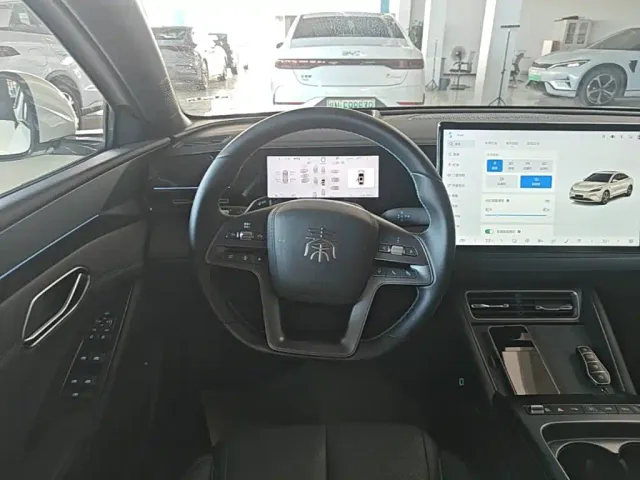BYD Qin L — Фото автомобиля 10