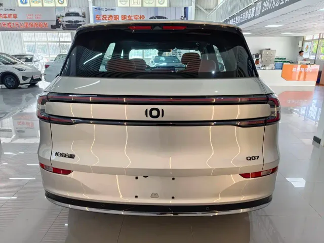 Changan Qiyuan Q07 — Фото автомобиля 5