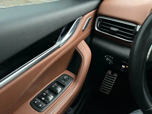 Maserati Levante — Фото автомобиля 21