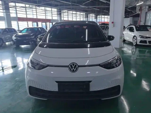 Volkswagen ID.3 — Фото автомобиля 2