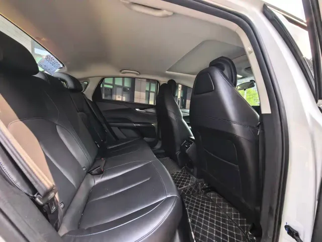 Changan Eado — Фото автомобиля 9
