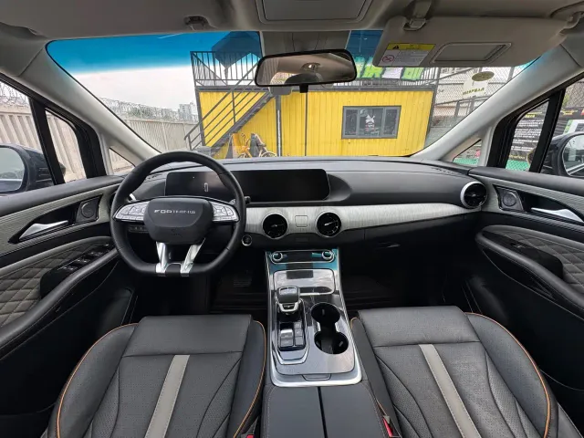 Forthing Yacht — Фото автомобиля 11