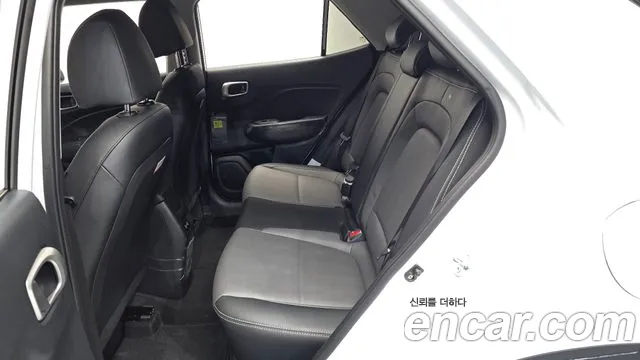 Hyundai Venue — Фото автомобиля 17