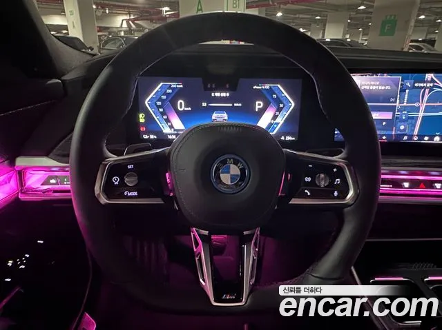 BMW i7 G70 — Фото автомобиля 13
