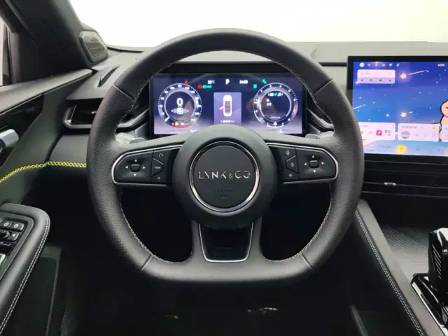 Lynk & Co 03 — Фото автомобиля 15