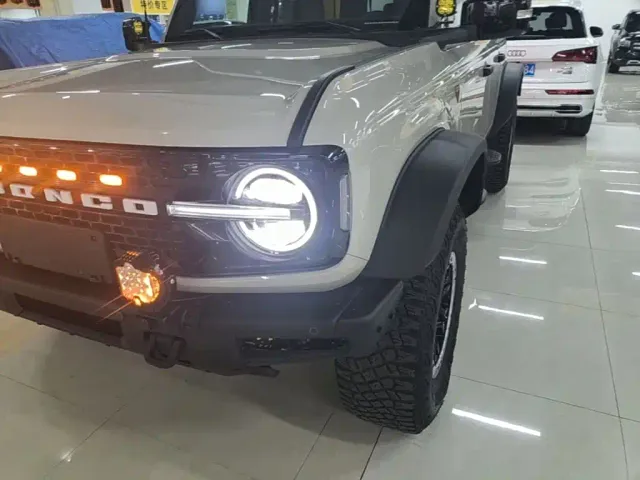 Ford Bronco — Фото автомобиля 23