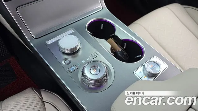 Genesis GV80 — Фото автомобиля 12