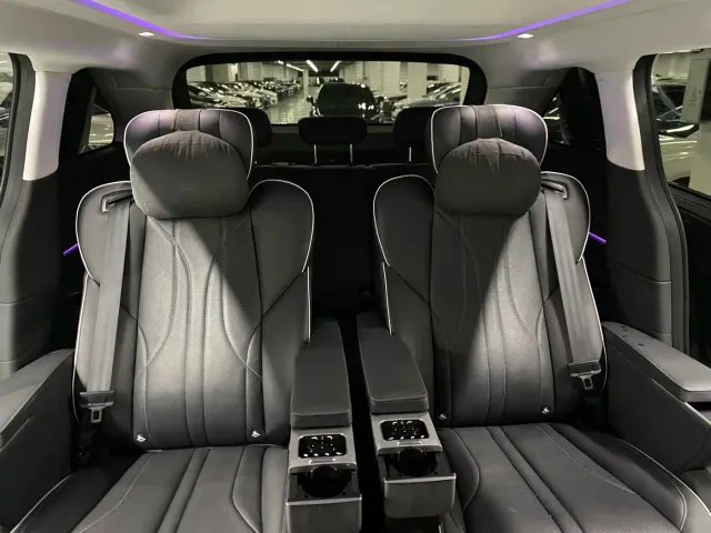Xpeng X9 — Фото автомобиля 11