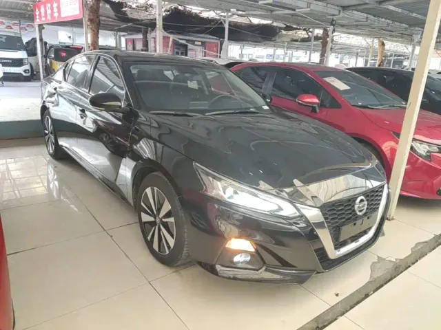 Nissan Teana — Фото автомобиля 3