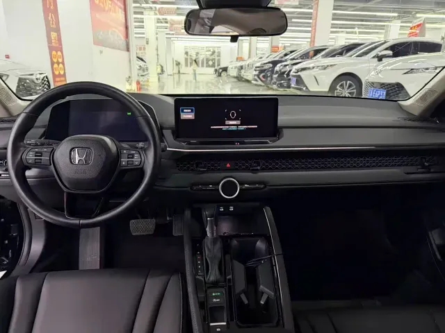 Honda Accord — Фото автомобиля 9