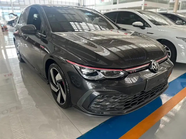 Volkswagen Golf GTI — Фото автомобиля 3