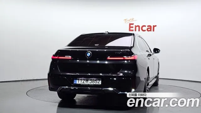 BMW 7-Series 7 серия (G70) 740i sDrive M Sport — Фото автомобиля 4