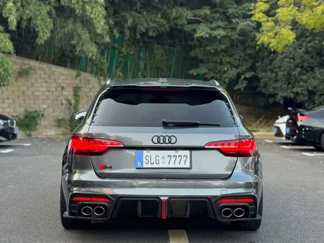 Audi S4 — Фото автомобиля 5