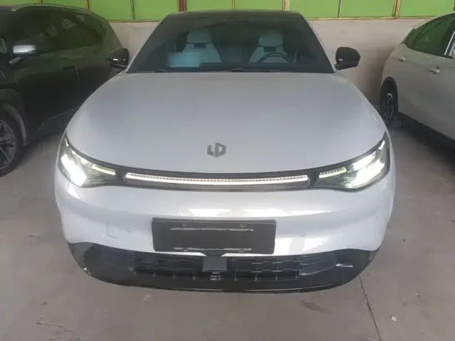 Leapmotor C01 — Фото автомобиля 2