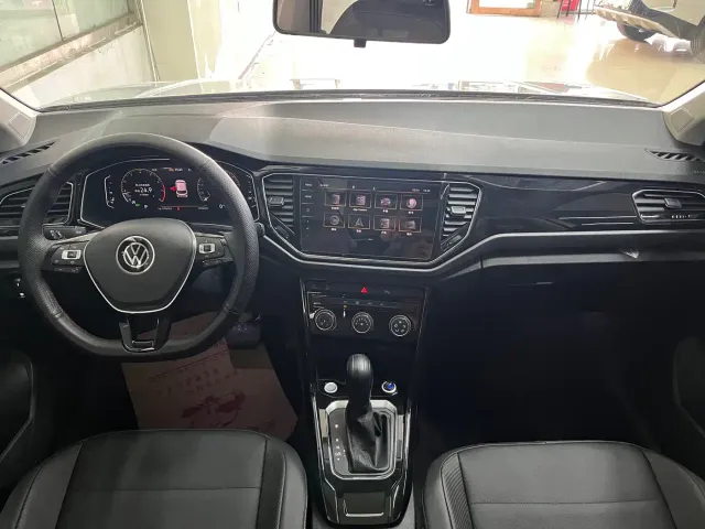 Volkswagen T-Roc — Фото автомобиля 14