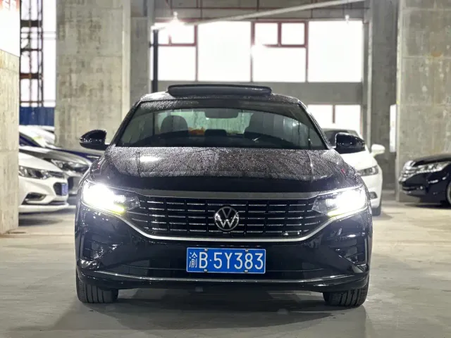 Volkswagen Passat — Фото автомобиля 2