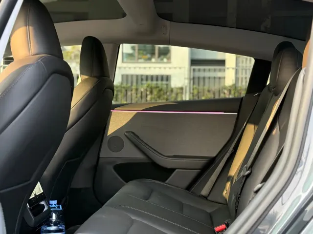Tesla Model 3 — Фото автомобиля 9